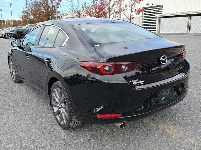 2025 Mazda Mazda3 2.5 s Preferred photo 4