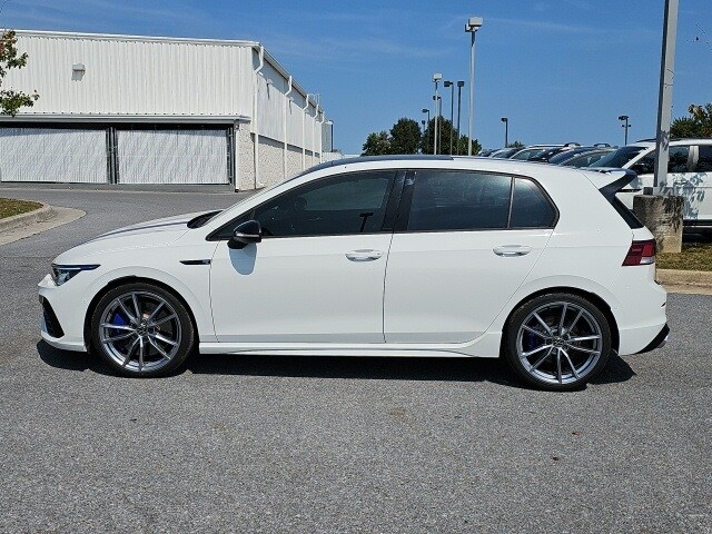 2024 Volkswagen Golf R Base photo 3