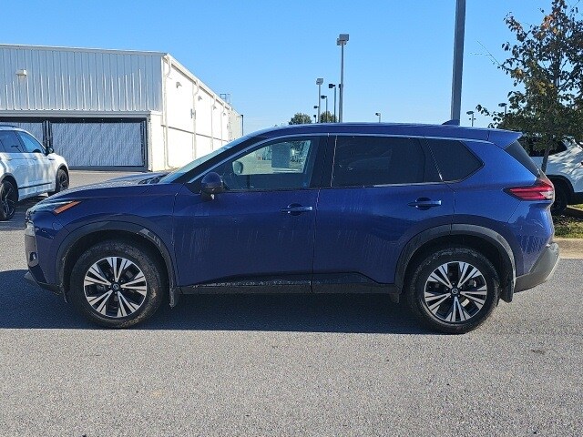 2021 Nissan Rogue SV photo 2