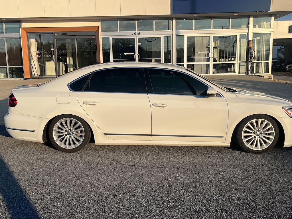 Used 2017 Volkswagen Passat 1.8T SE Sedan