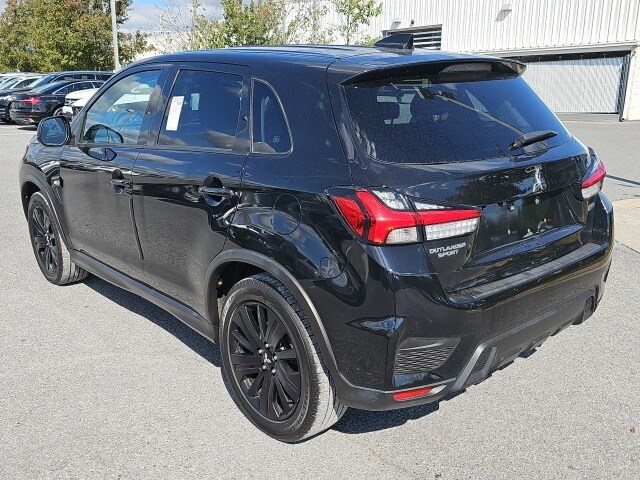 2021 Mitsubishi Outlander Sport LE photo 2
