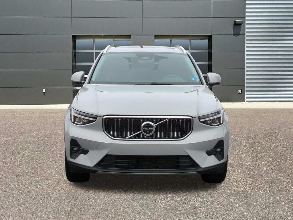 Used 2025 Volvo XC40 B5 Plus Bright Theme SUV