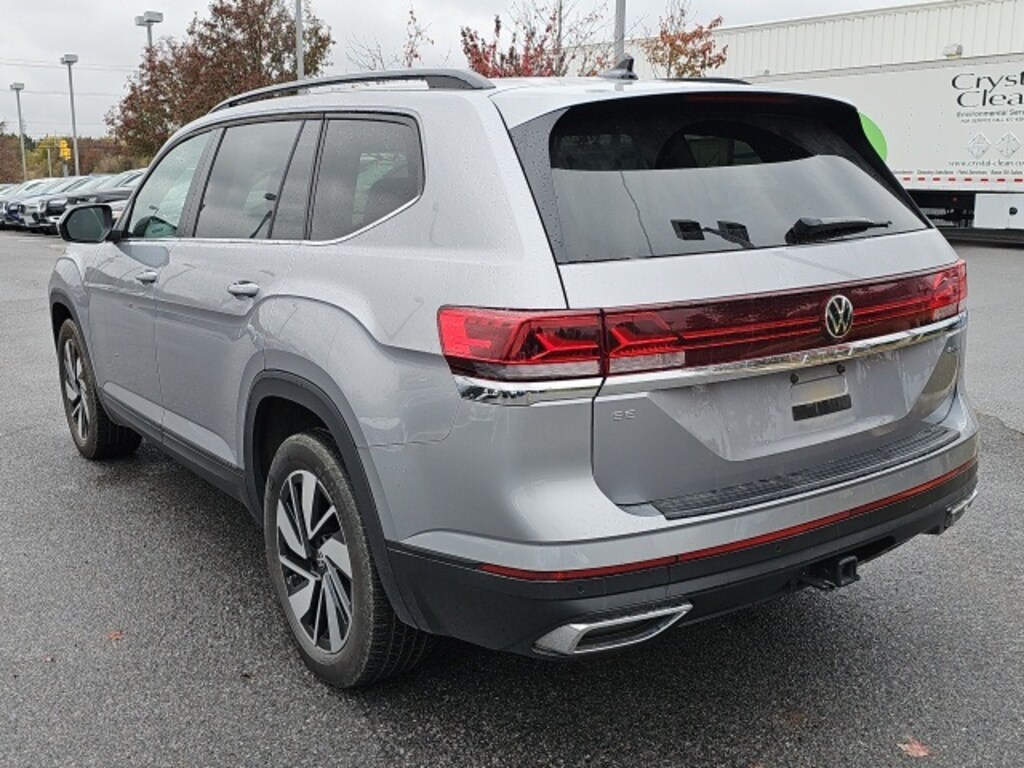 Used 2024 Volkswagen Atlas 2.0T SE w/Technology SUV