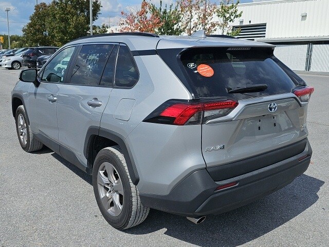 2024 Toyota RAV4 Hybrid XLE photo 4
