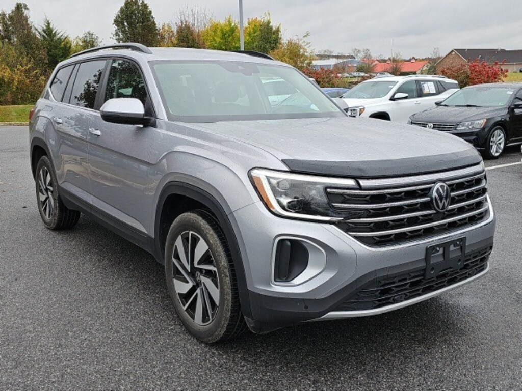 Used 2024 Volkswagen Atlas 2.0T SE w/Technology SUV