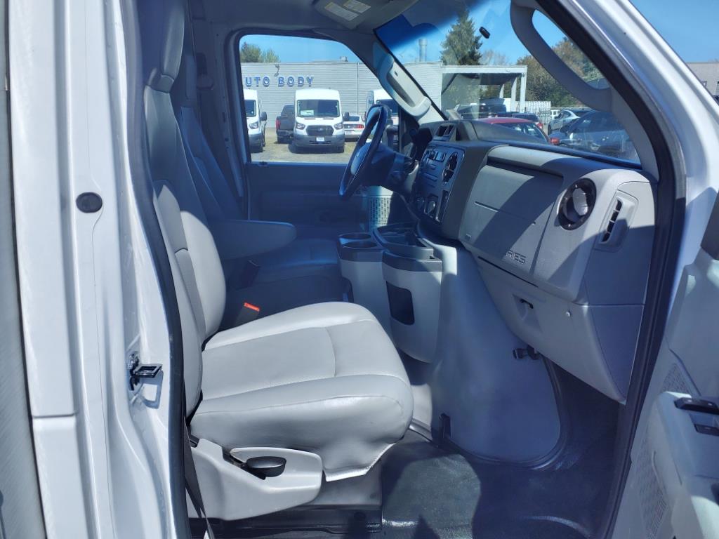 2018 Ford E-350 photo 4