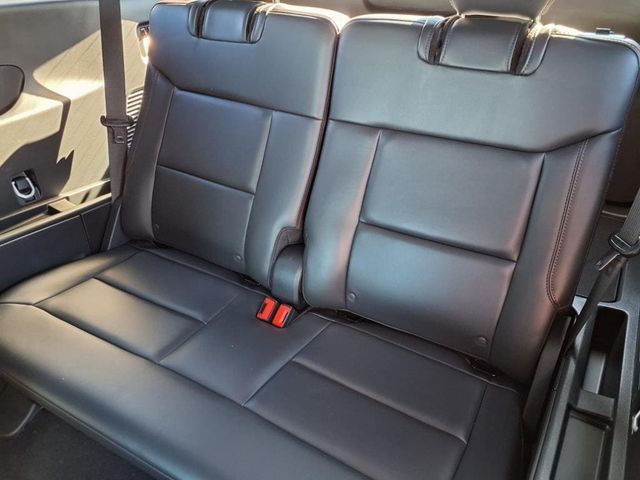2025 Ford Explorer ST - Photo 18