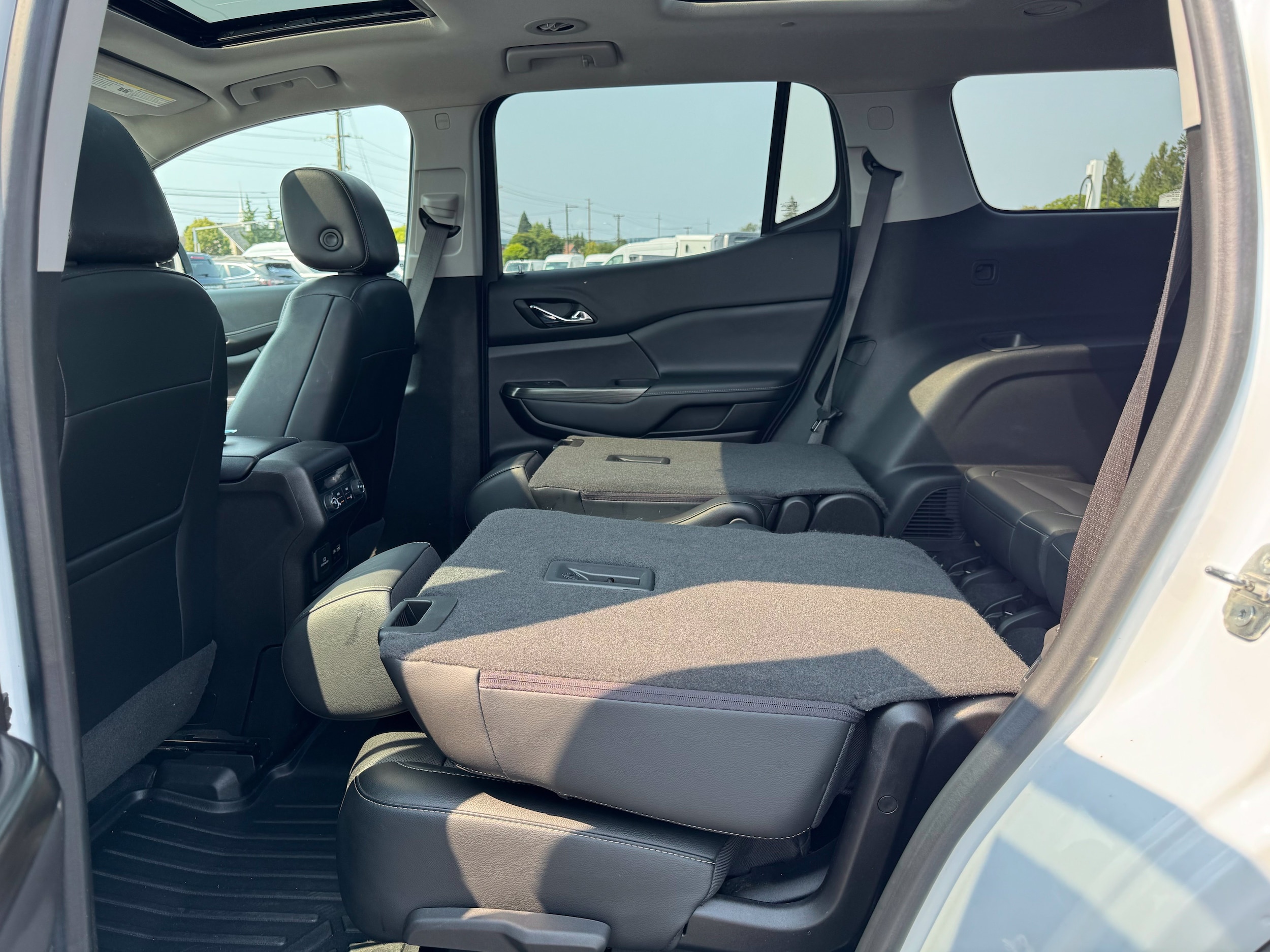 2022 GMC Acadia SLT - Photo 29