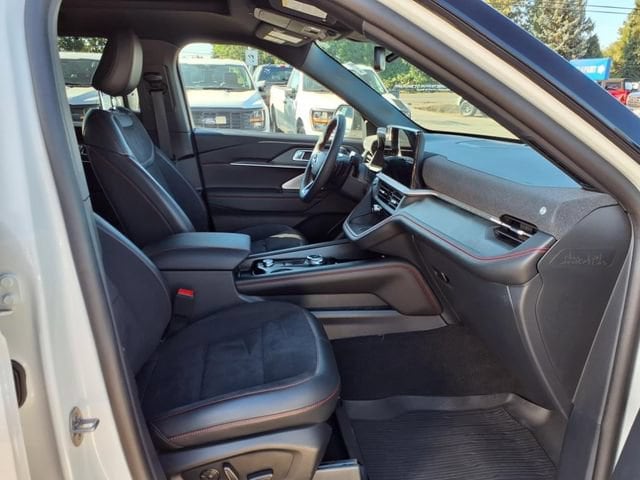 2025 Ford Explorer ST - Photo 7