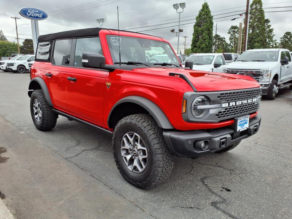 2023 Ford Bronco Badlands photo 3
