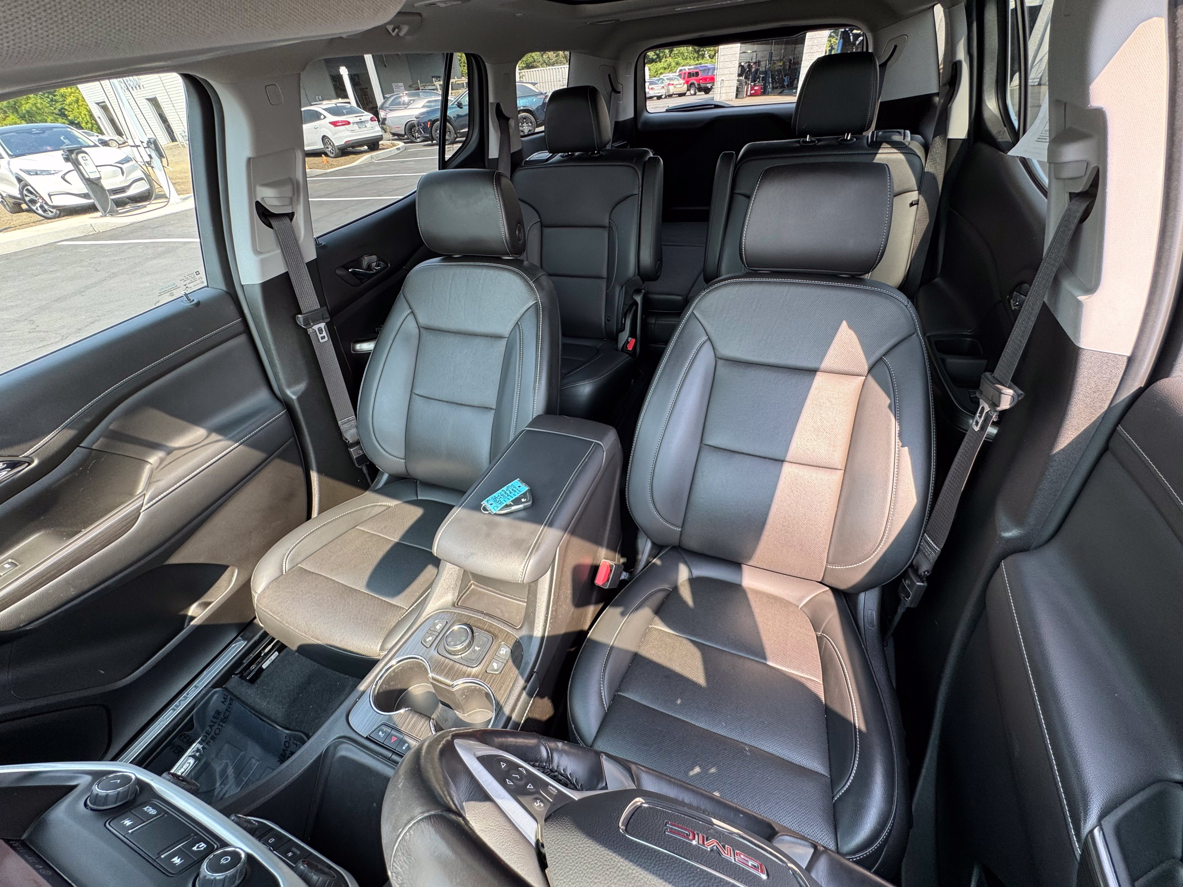 2022 GMC Acadia SLT - Photo 13