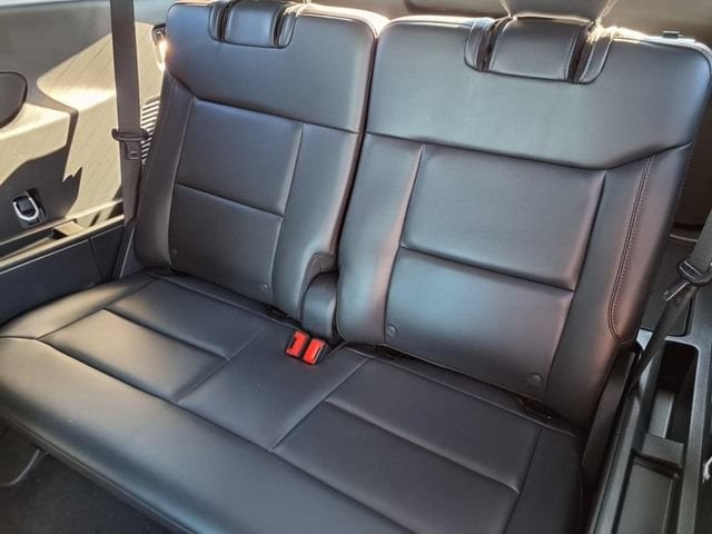 2025 Ford Explorer ST - Photo 17