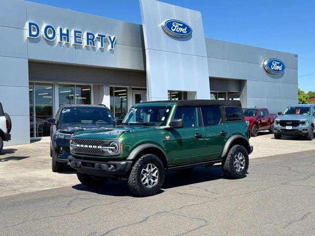 2023 Ford Bronco Badlands 4x4's photo