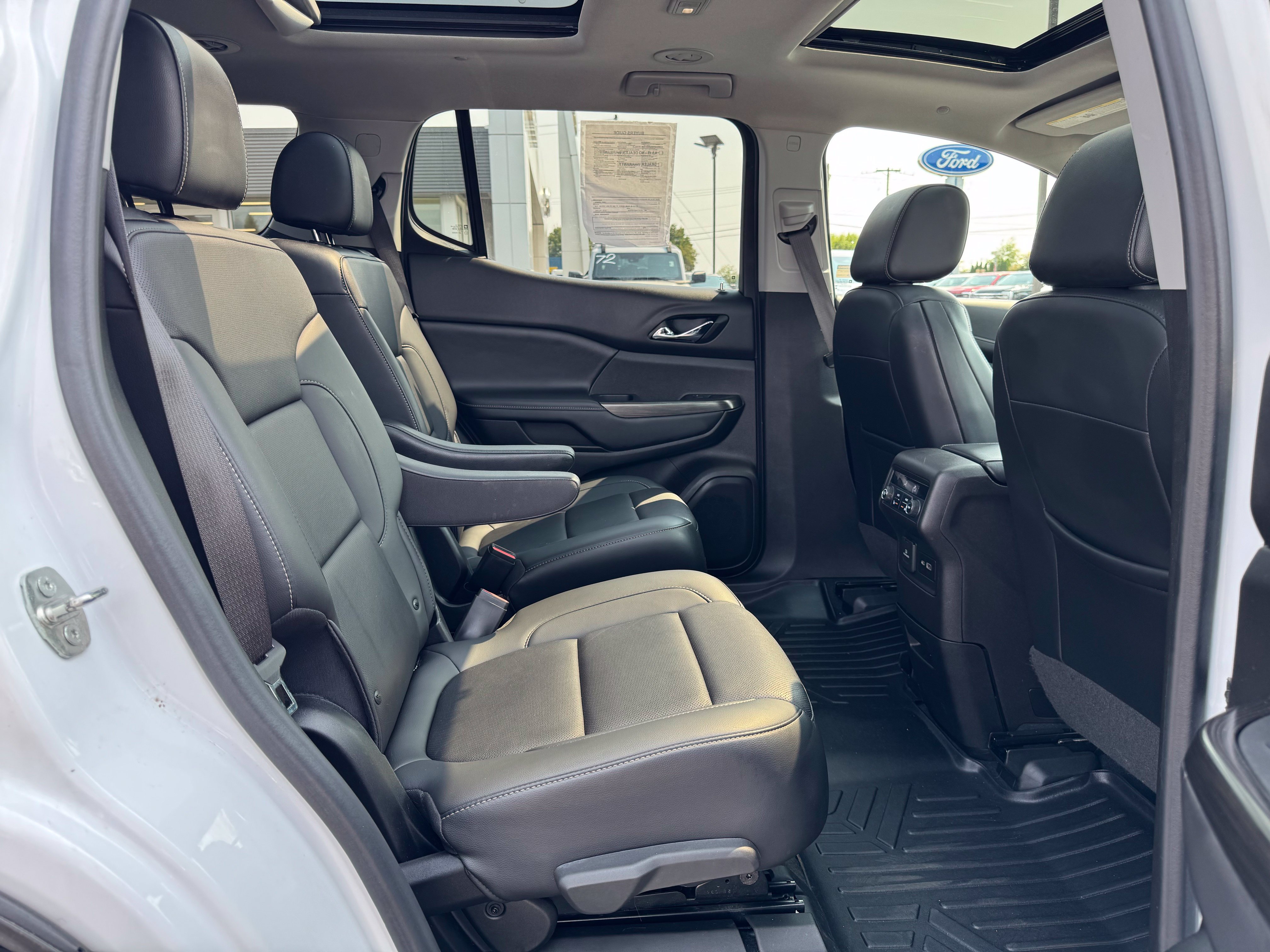 2022 GMC Acadia SLT - Photo 30