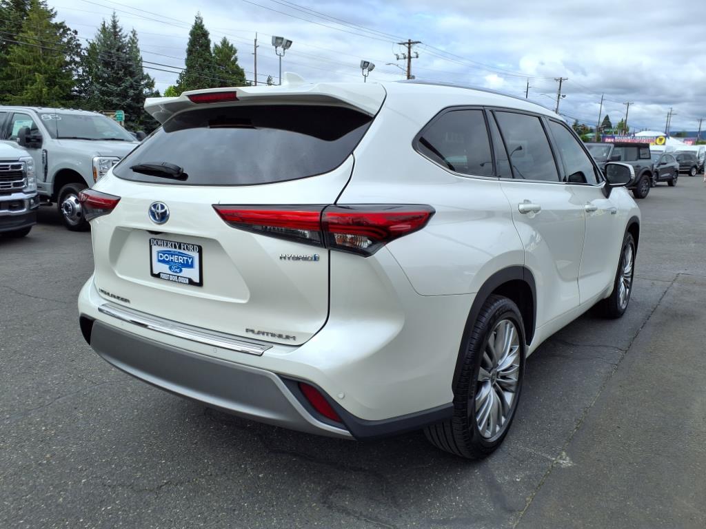 2021 Toyota Highlander Hybrid Platinum photo 4