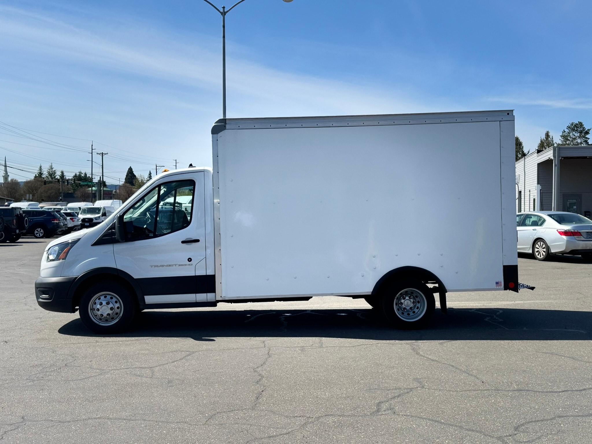 View vehicle photo 5