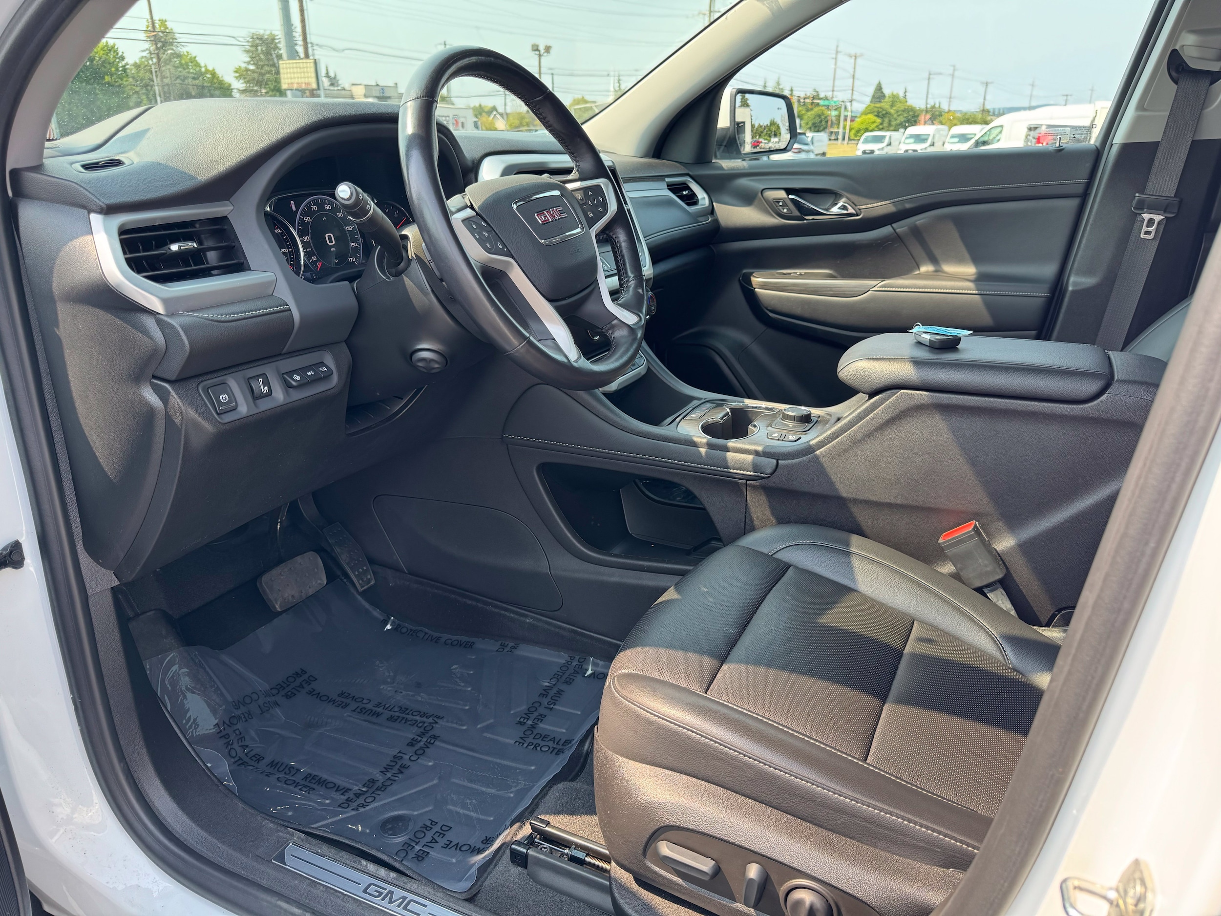 2022 GMC Acadia SLT - Photo 17