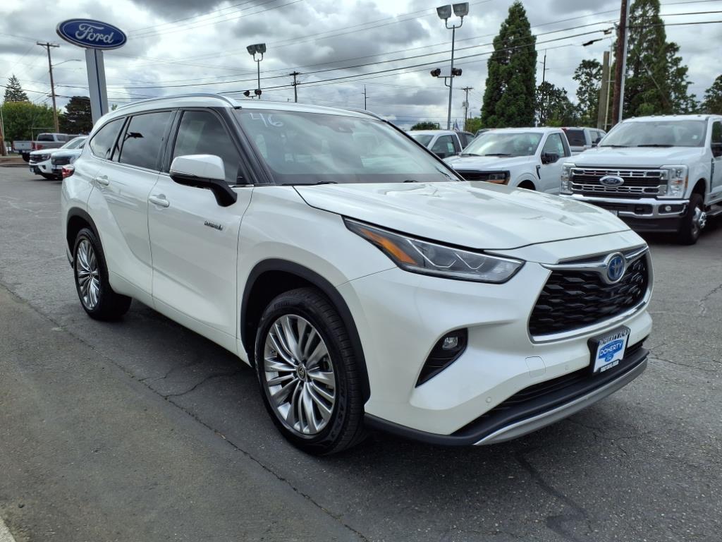 2021 Toyota Highlander Hybrid Platinum photo 3