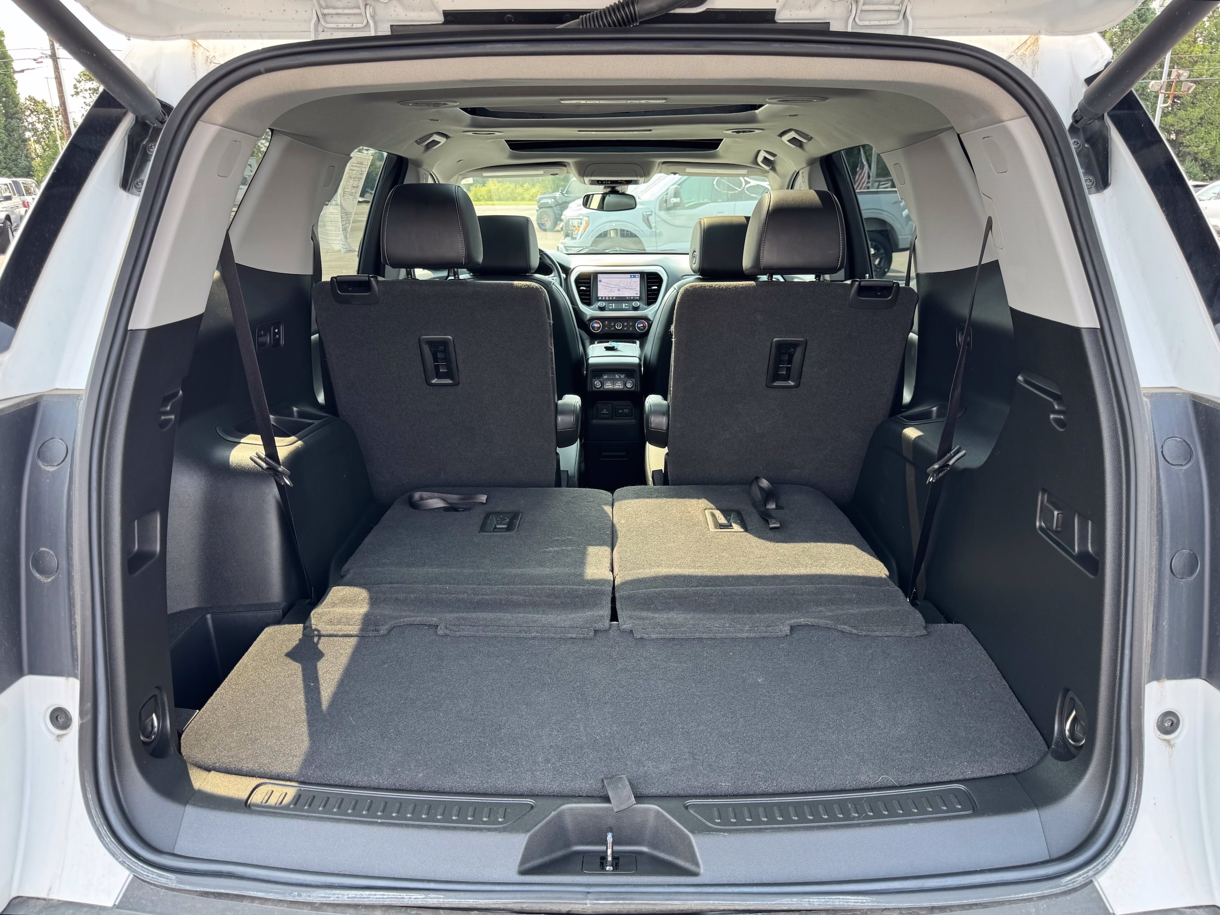 2022 GMC Acadia SLT - Photo 38