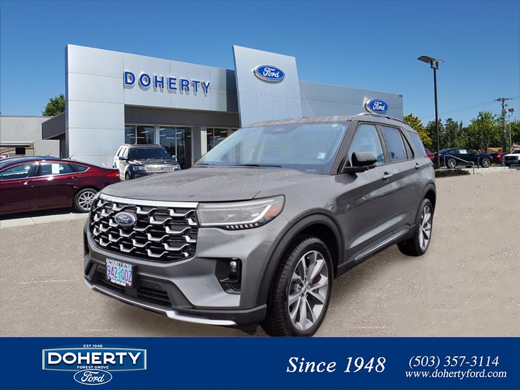 2025 Ford Explorer Platinum's photo