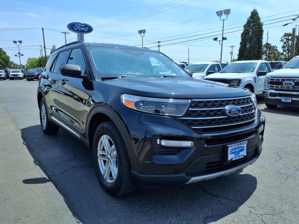 2022 Ford Explorer XLT photo 3