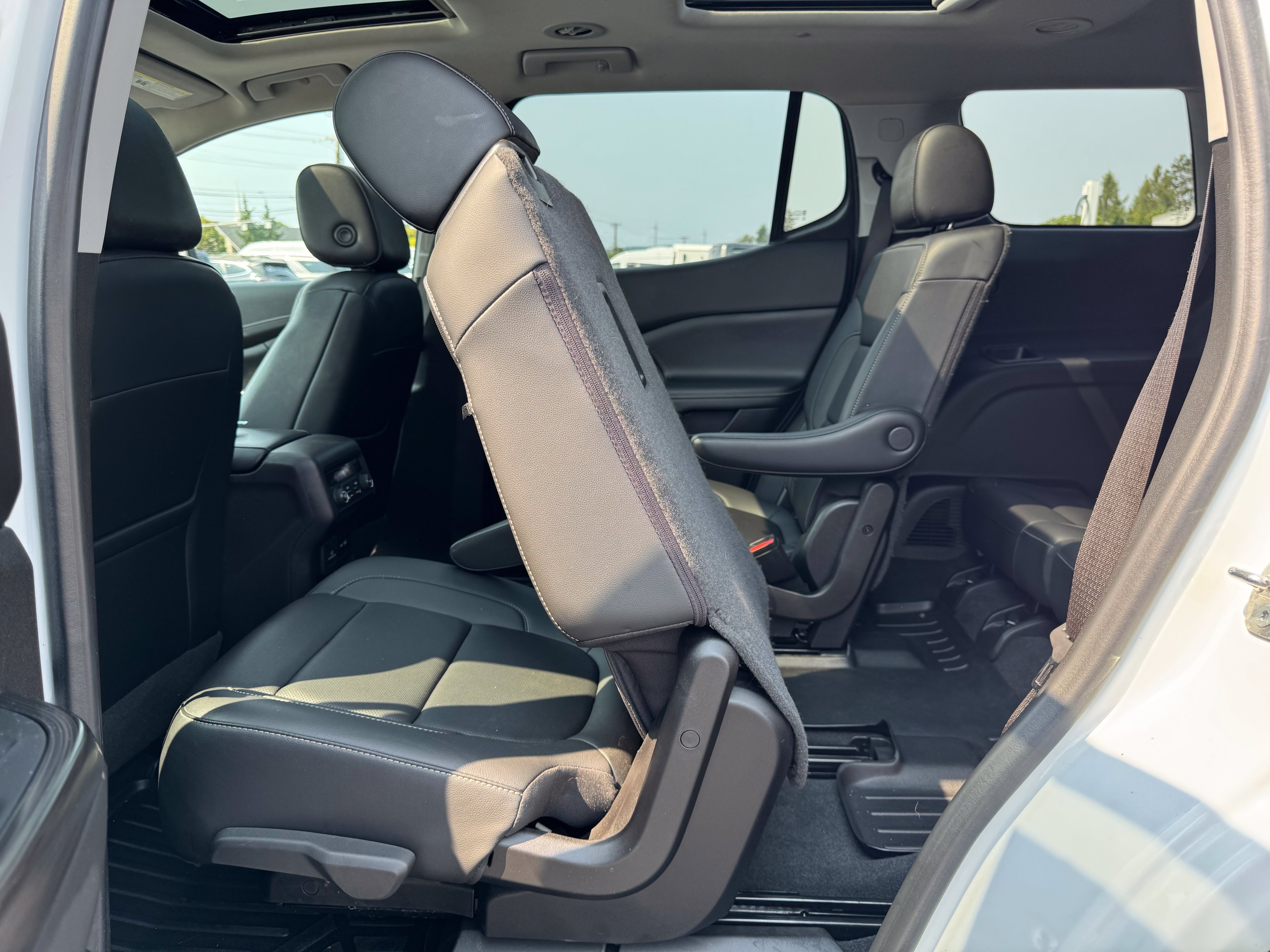 2022 GMC Acadia SLT - Photo 28
