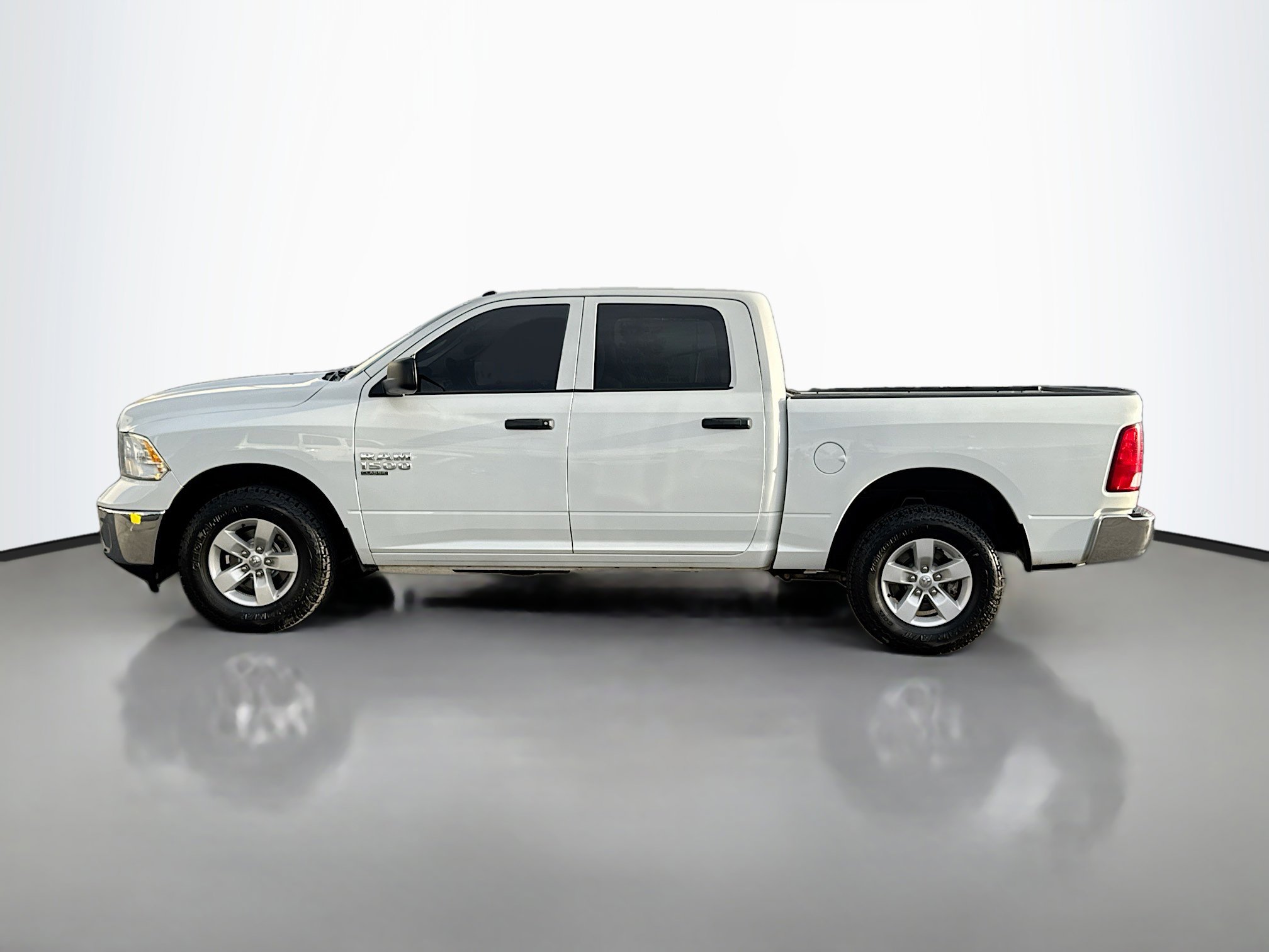 2023 Ram 1500 Classic Tradesman photo 3
