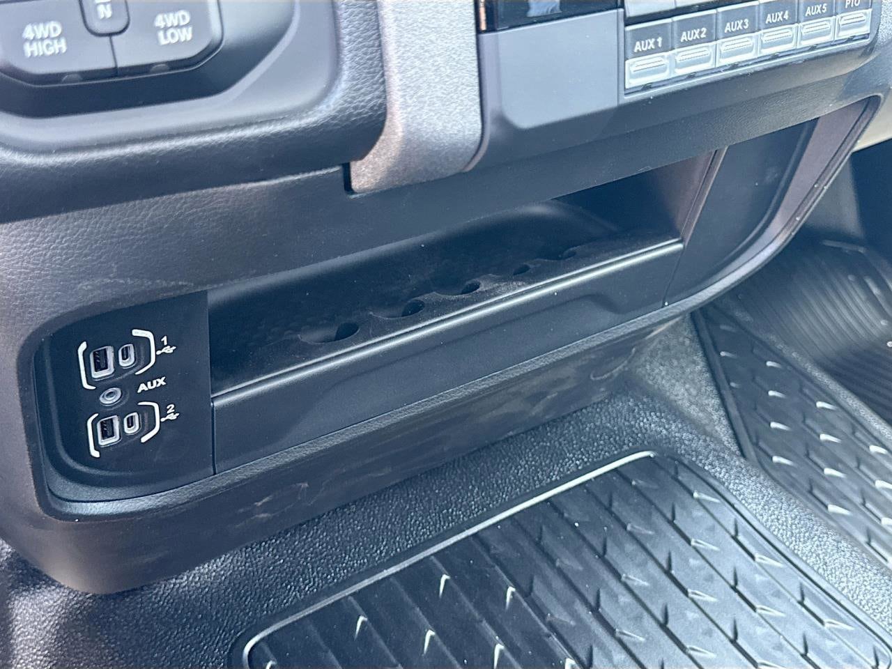 2025 RAM 3500 Chassis Tradesman - Photo 25