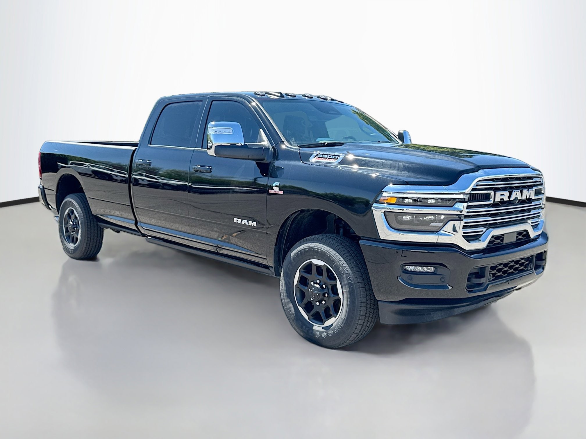2025 RAM 3500 Laramie - Photo 2