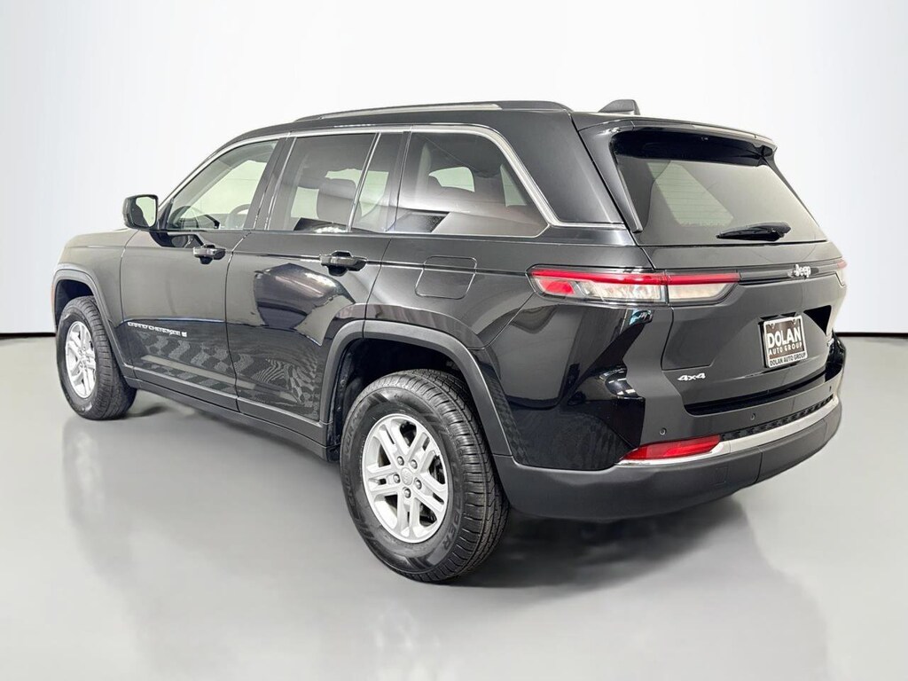 Used 2023 Jeep Grand Cherokee Laredo Sport Utility