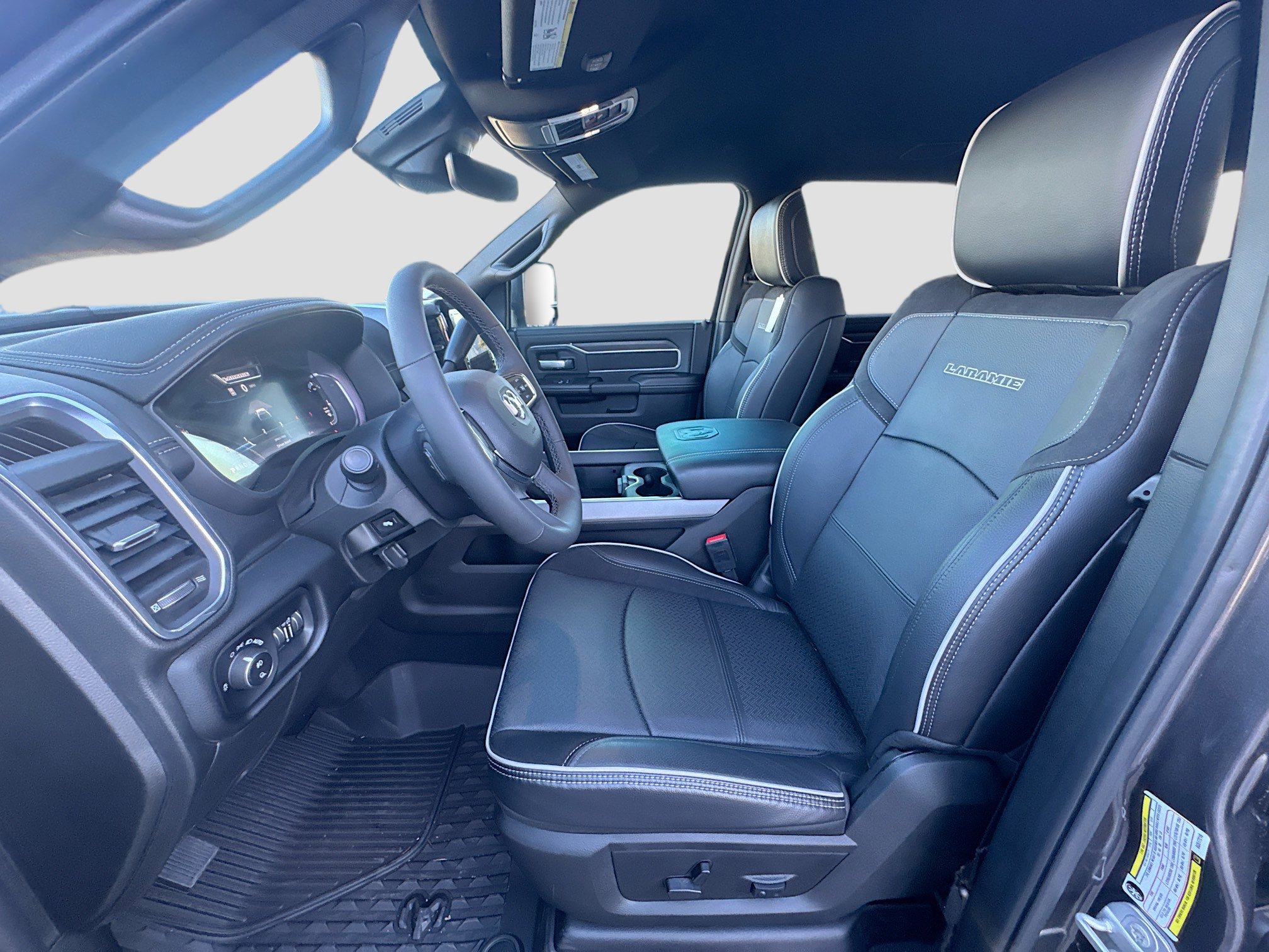 2025 RAM 2500 Laramie - Photo 16