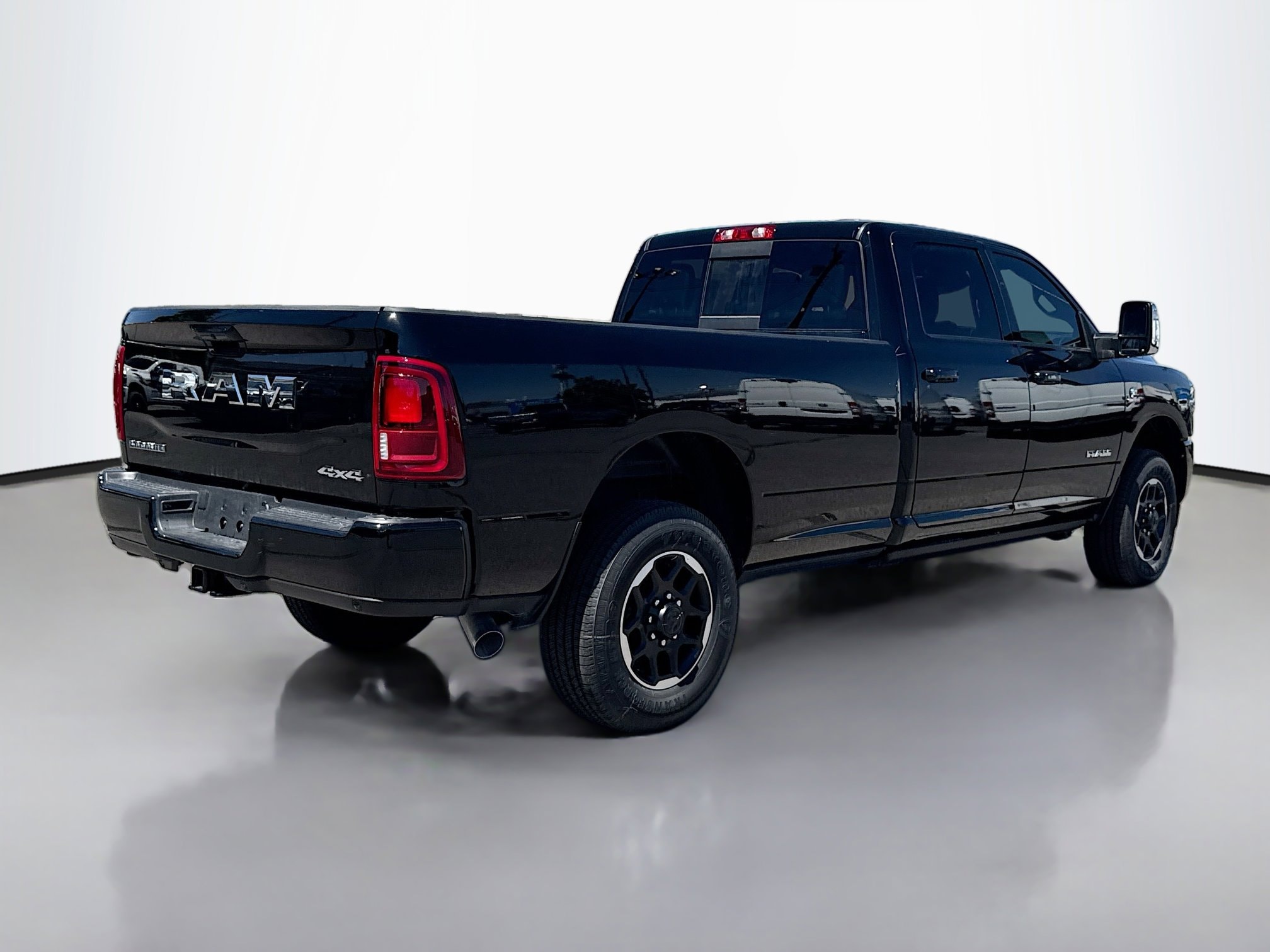 2025 RAM 3500 Laramie - Photo 9