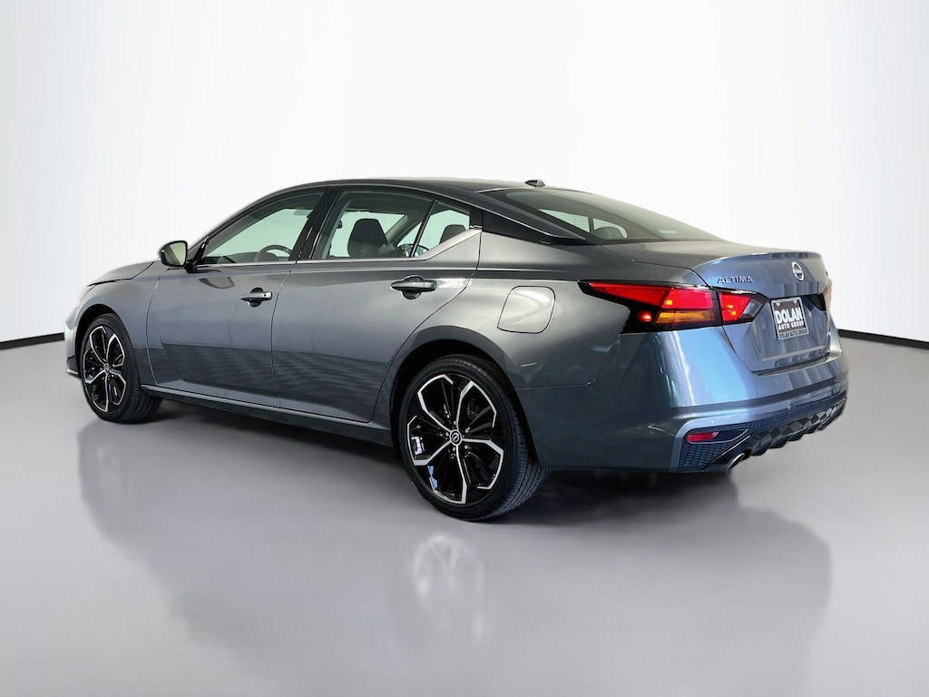 Used 2025 Nissan Altima SR 4dr Car