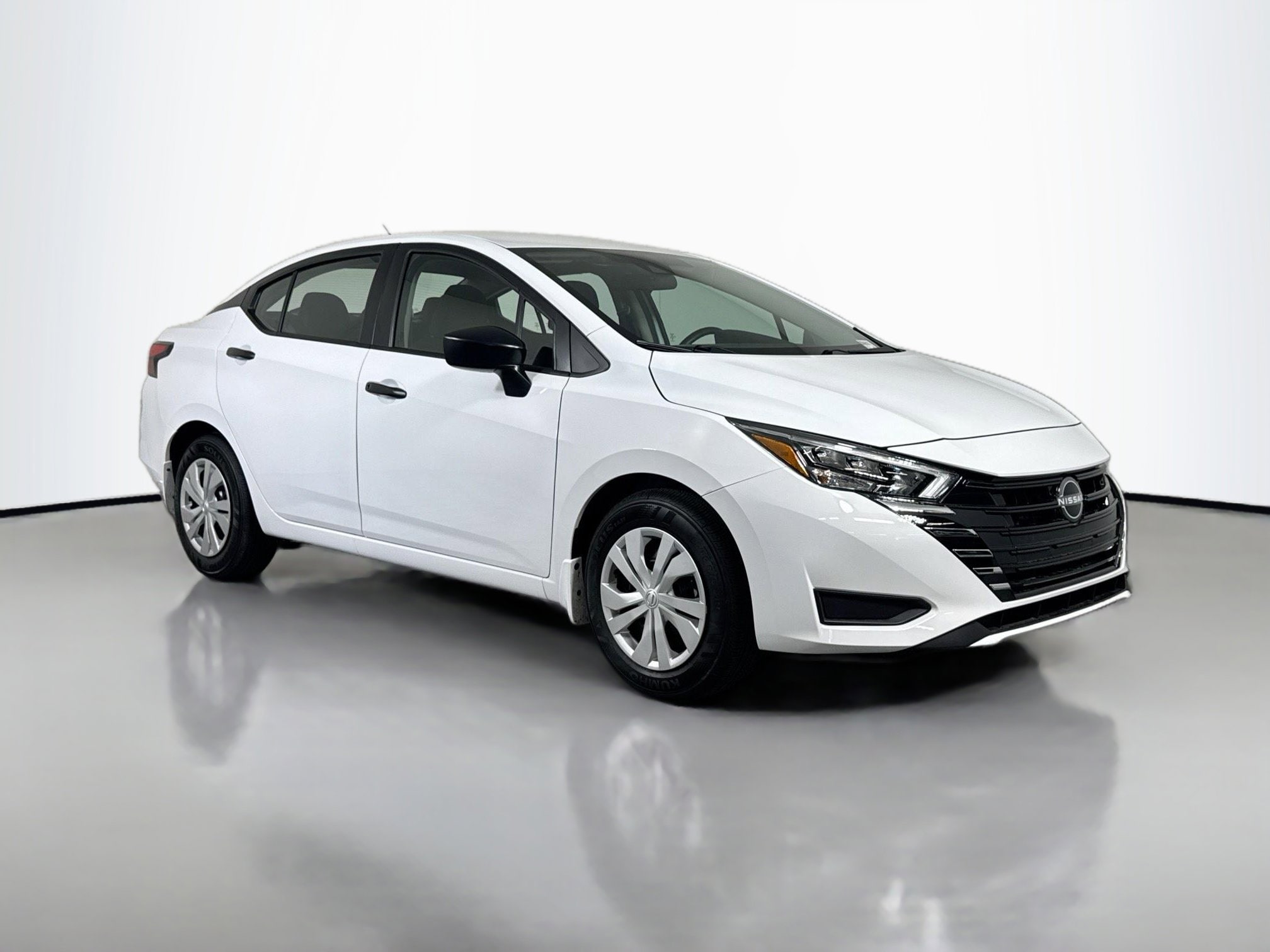 2025 Nissan Versa 1.6 S CVT's photo