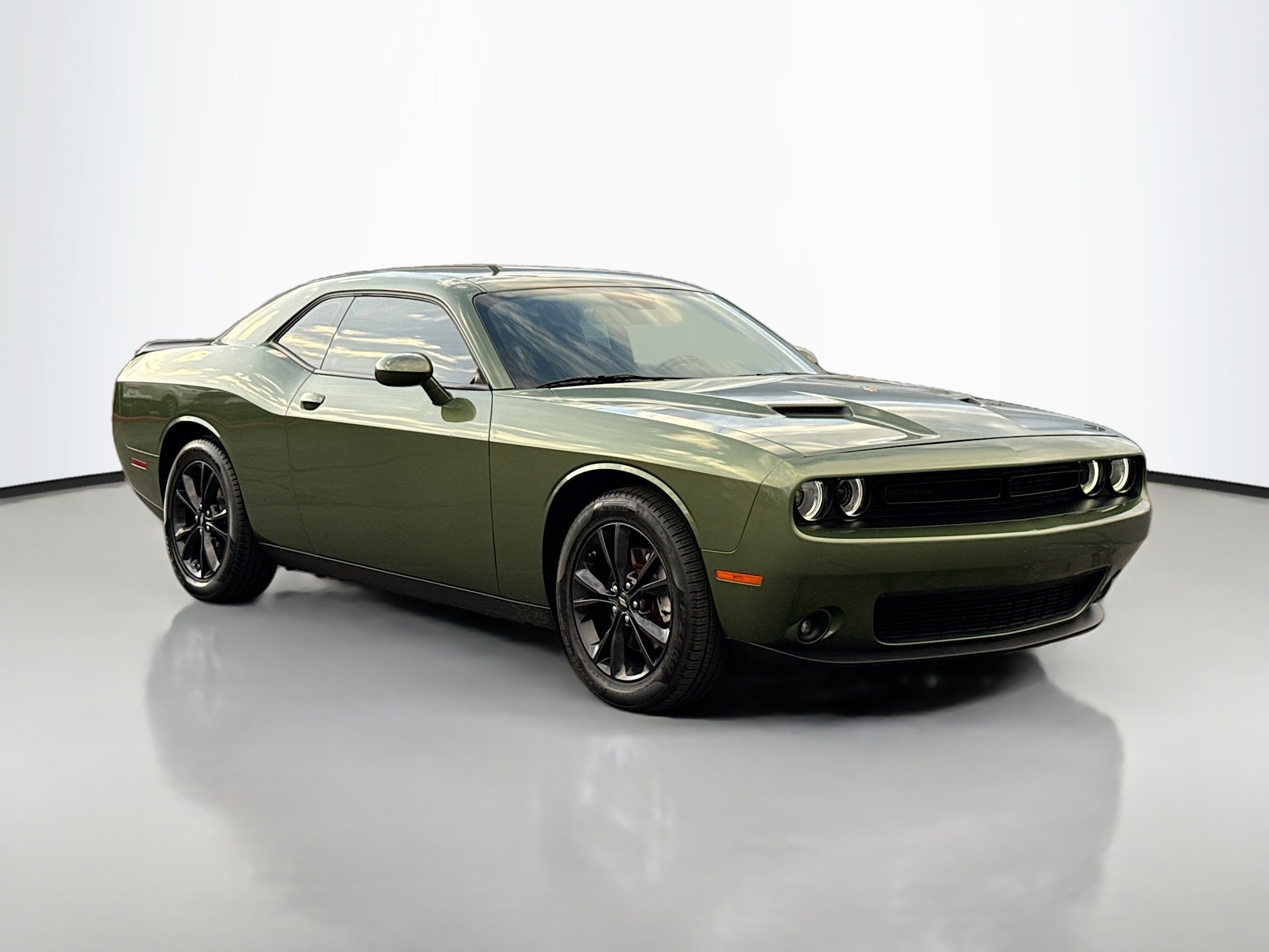 2023 Dodge Challenger SXT's photo