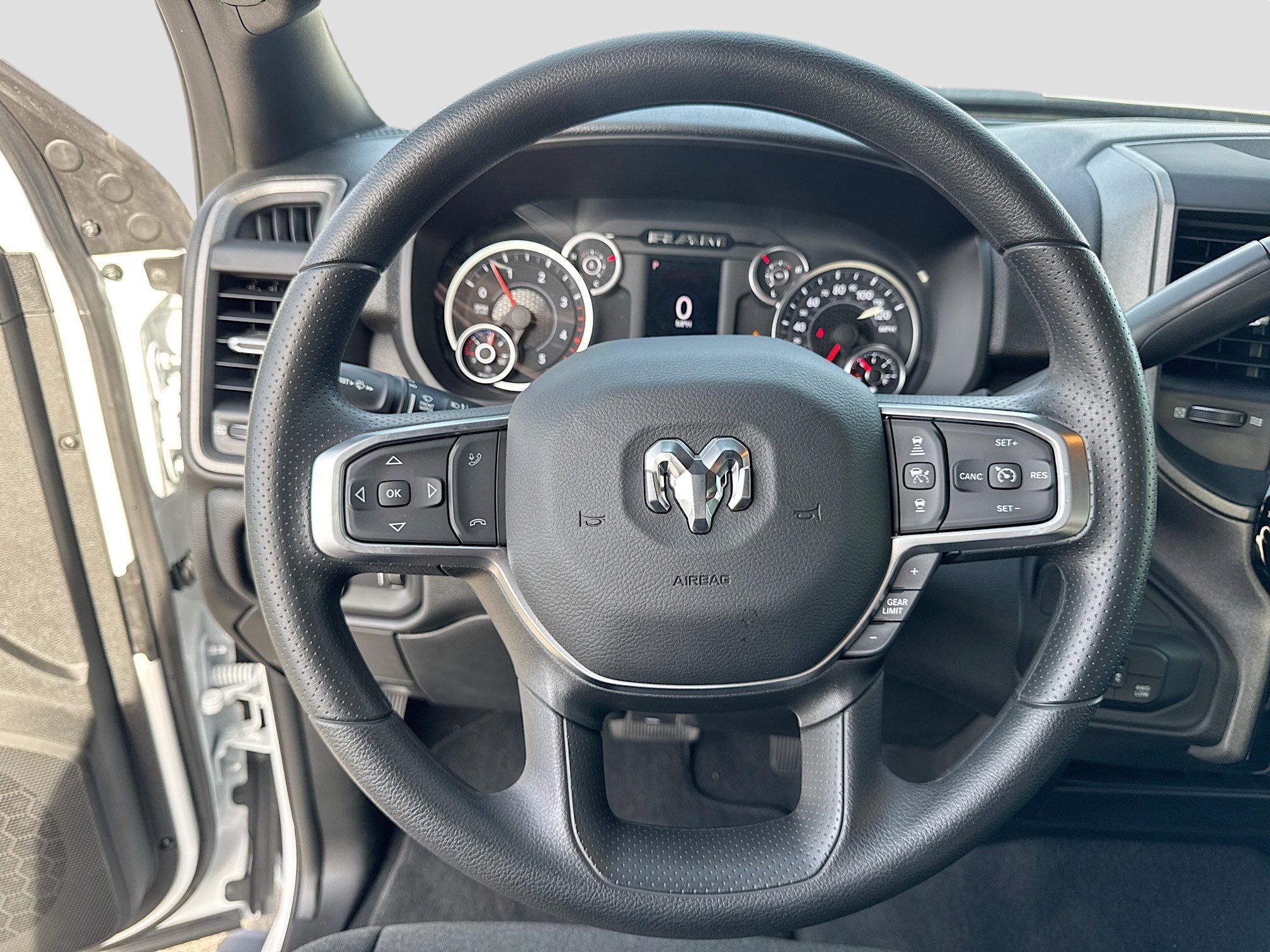 2025 RAM 2500 Tradesman - Photo 18