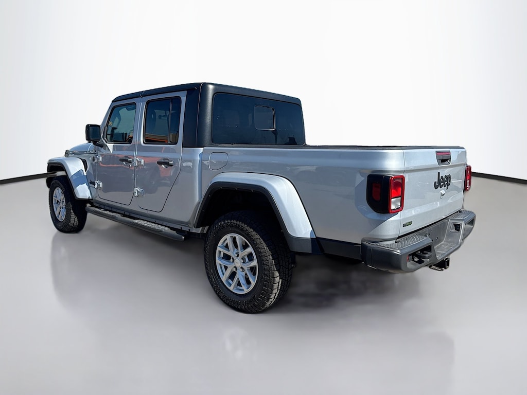 Used 2023 Jeep Gladiator Sport Crew Cab Pickup