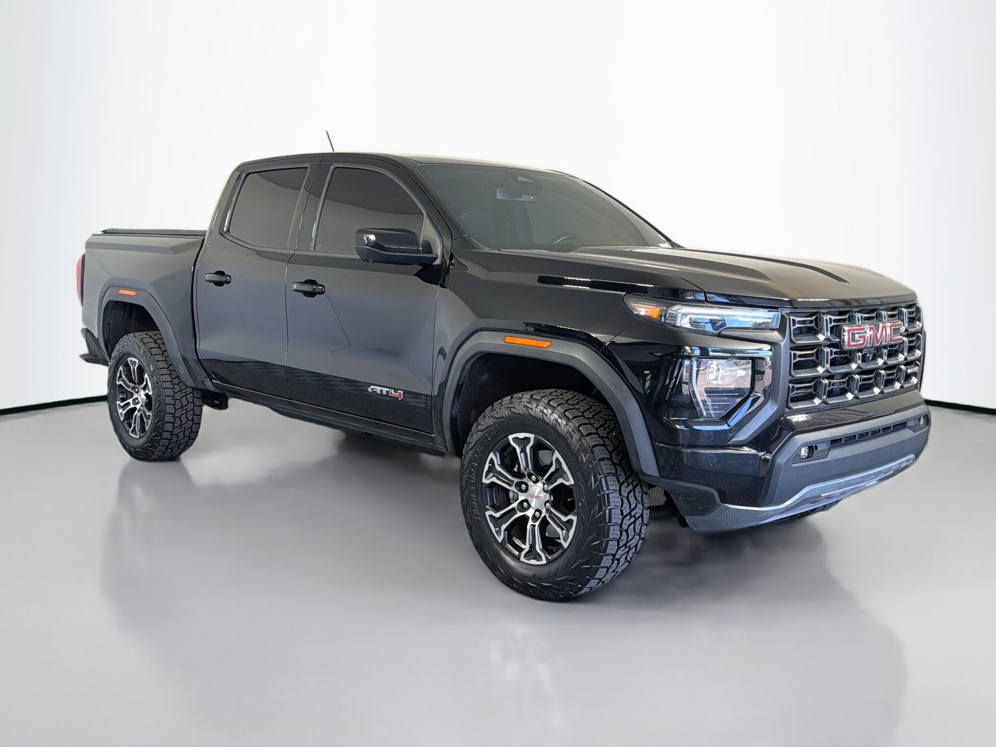 2023 GMC Canyon 4WD AT4 Crew Cab Short Box's photo