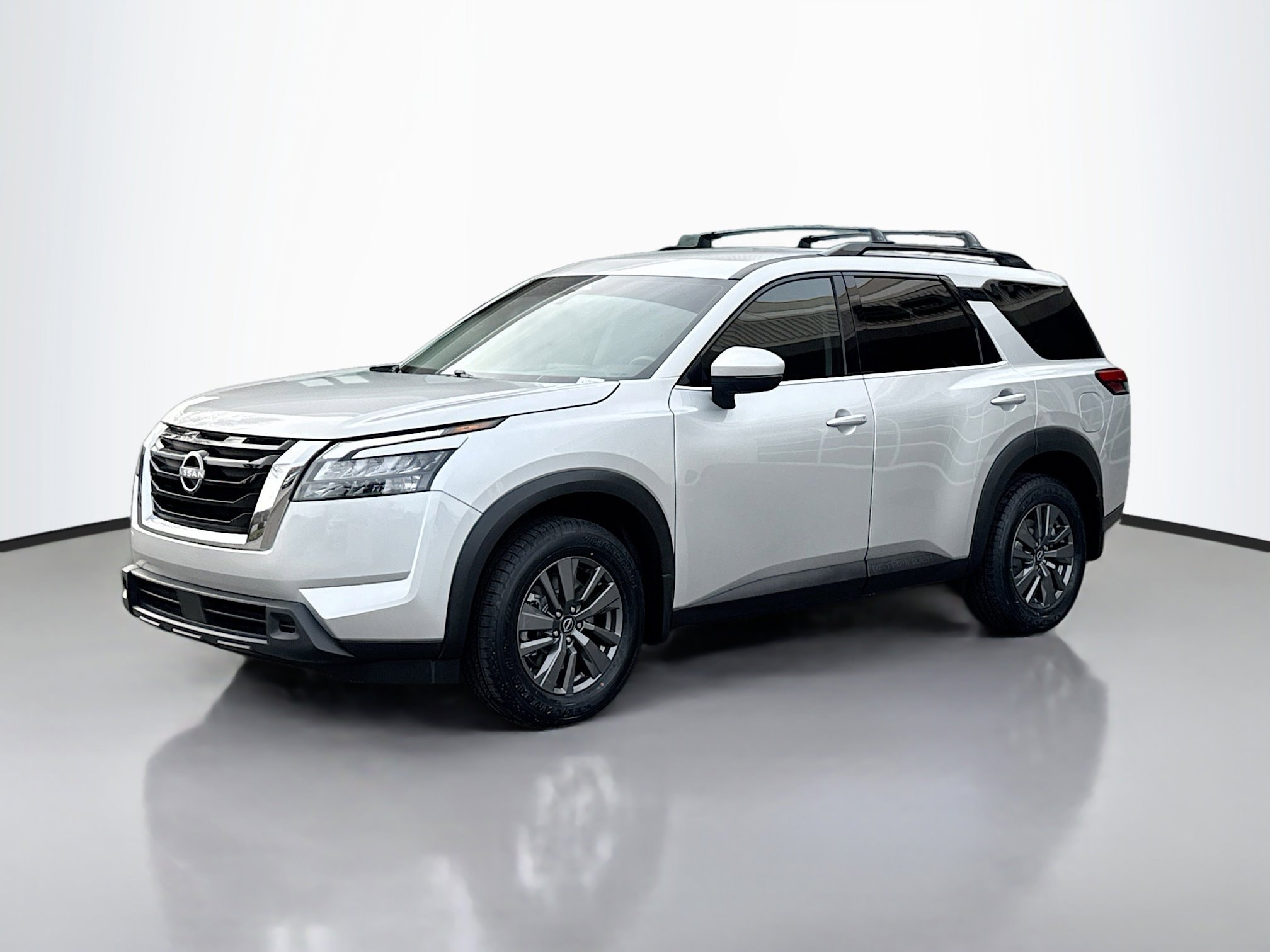 2024 Nissan Pathfinder SV photo 2