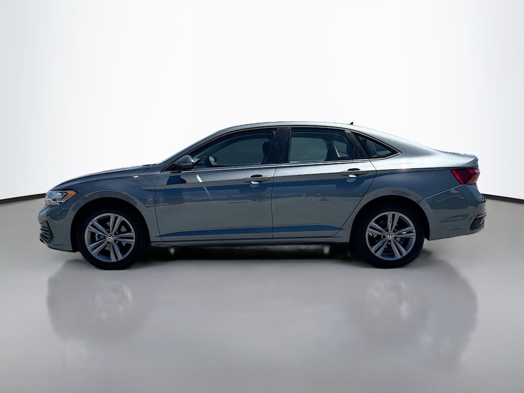 Used 2024 Volkswagen Jetta 1.5T SE 4dr Car