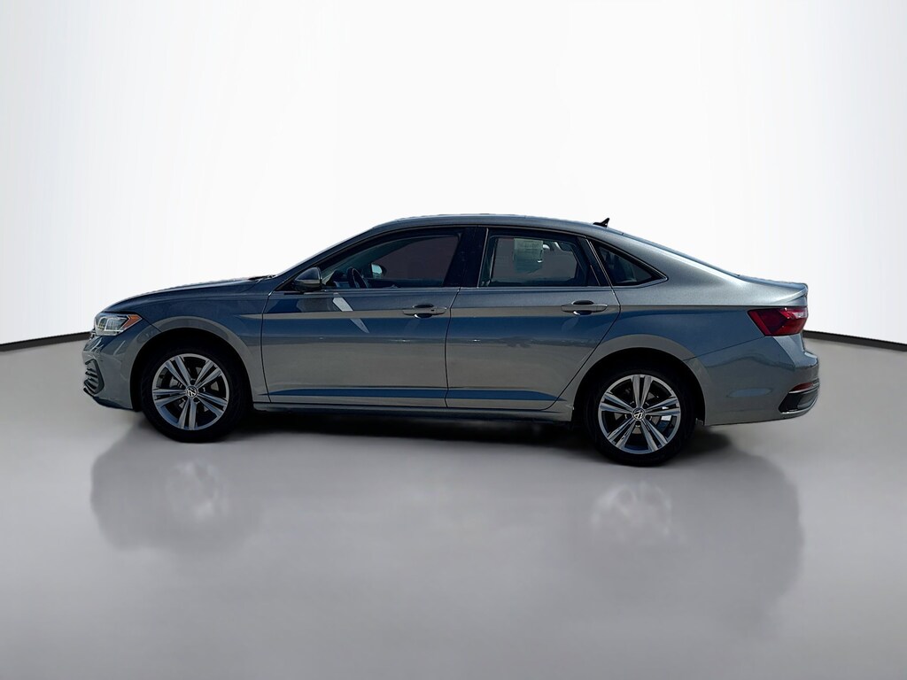 Used 2024 Volkswagen Jetta 1.5T SE 4dr Car