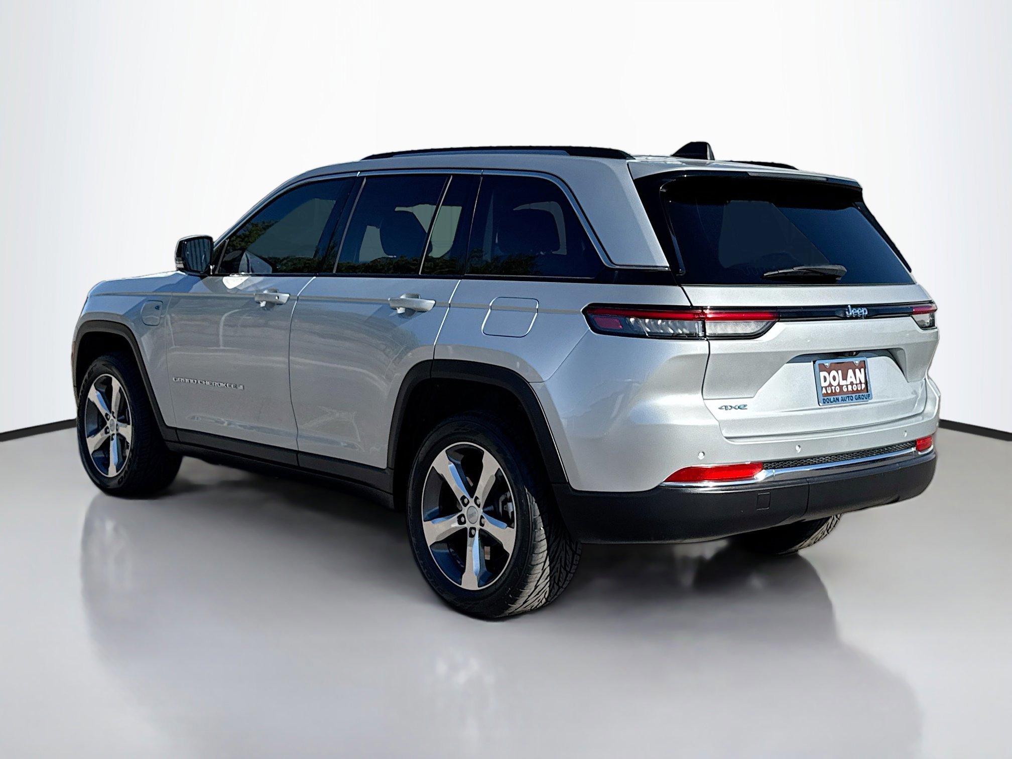 2022 Jeep Cherokee Limited 4xe photo 4