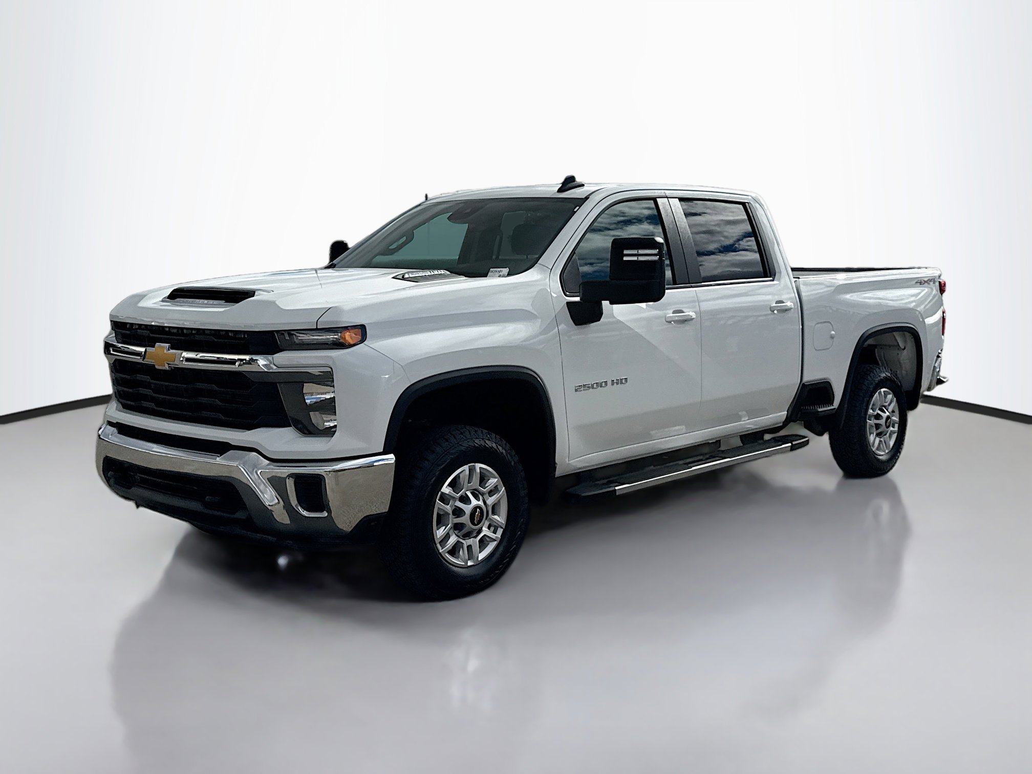 2024 Chevrolet Silverado 2500HD LT photo 2