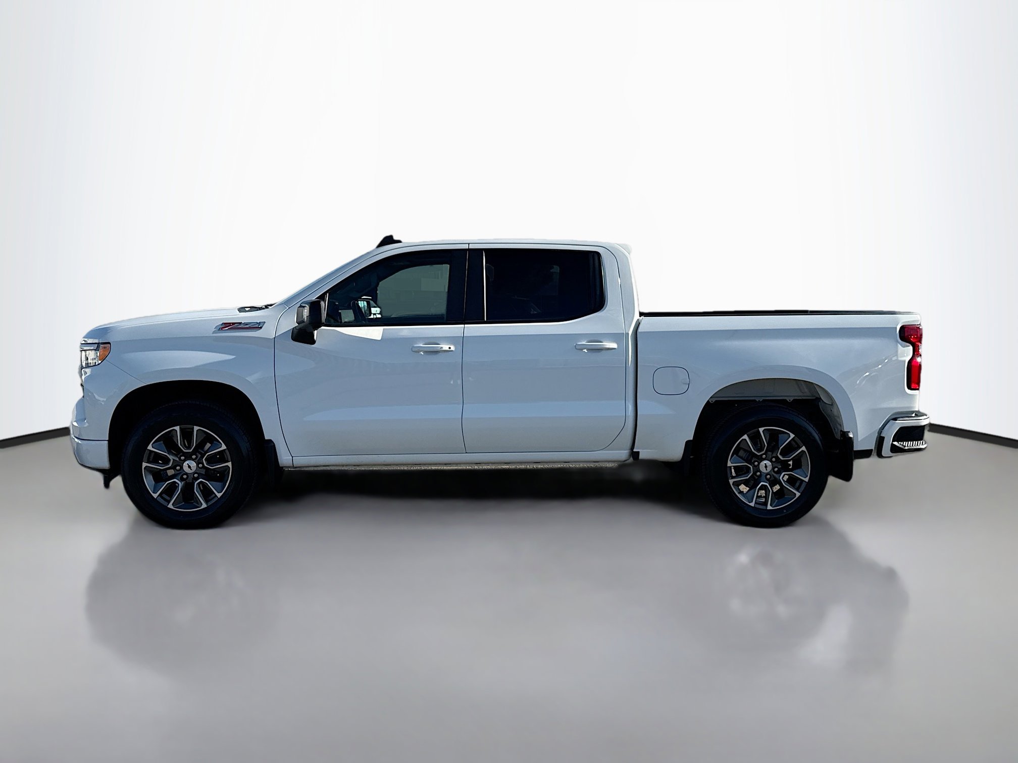 2022 Chevrolet Silverado 1500 RST photo 3