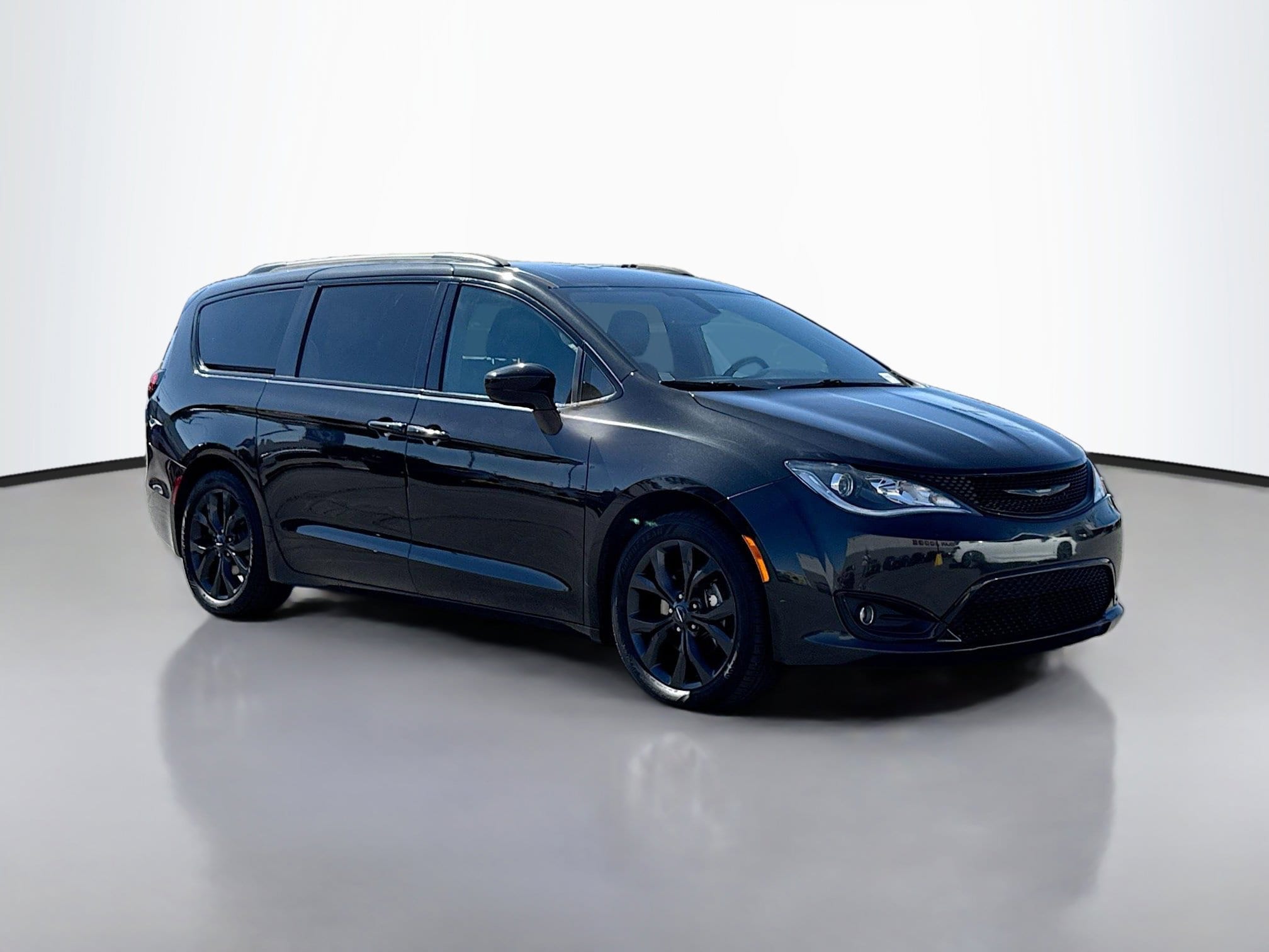 2020 Chrysler Pacifica Touring L's photo
