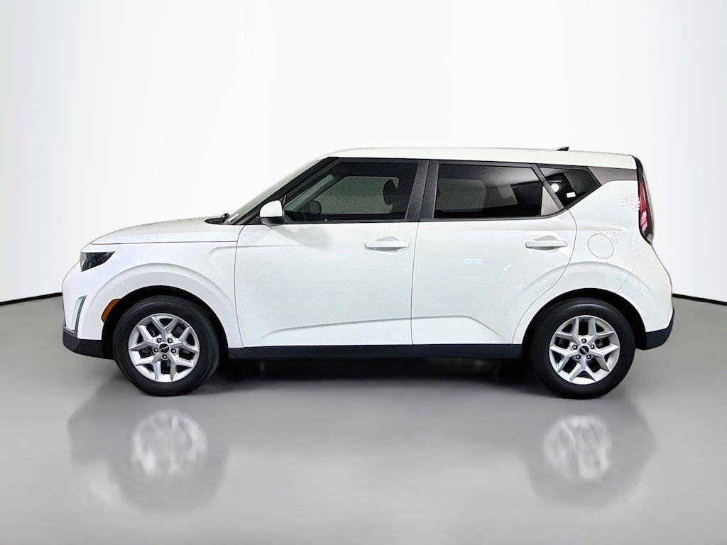 Used 2023 Kia Soul LX Hatchback