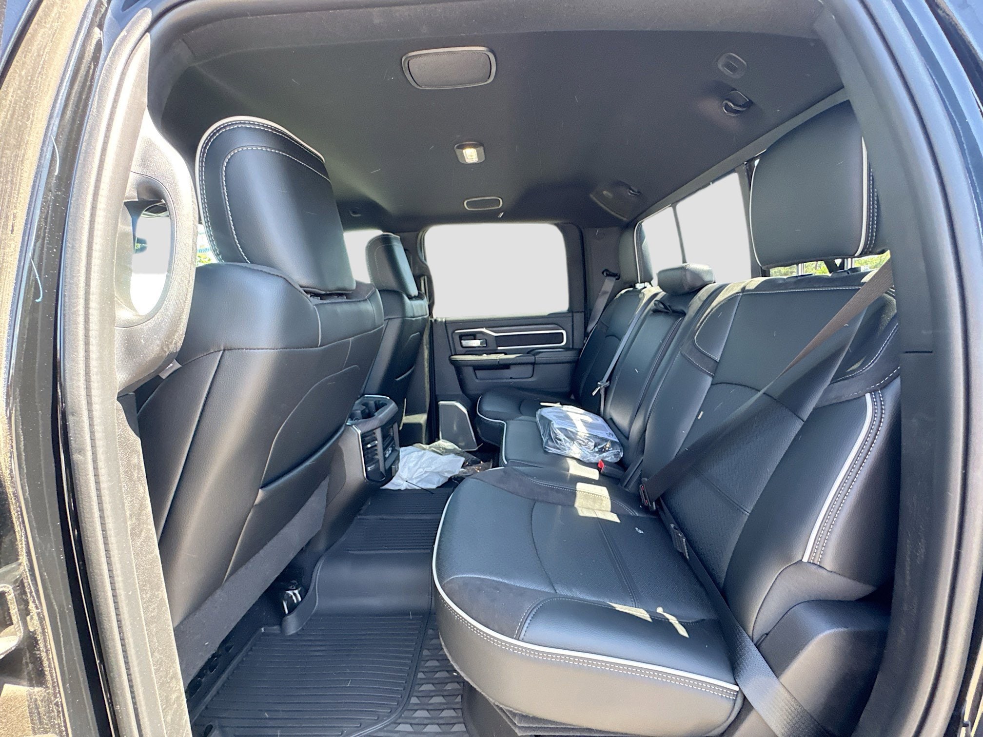 2025 RAM 3500 Laramie - Photo 34