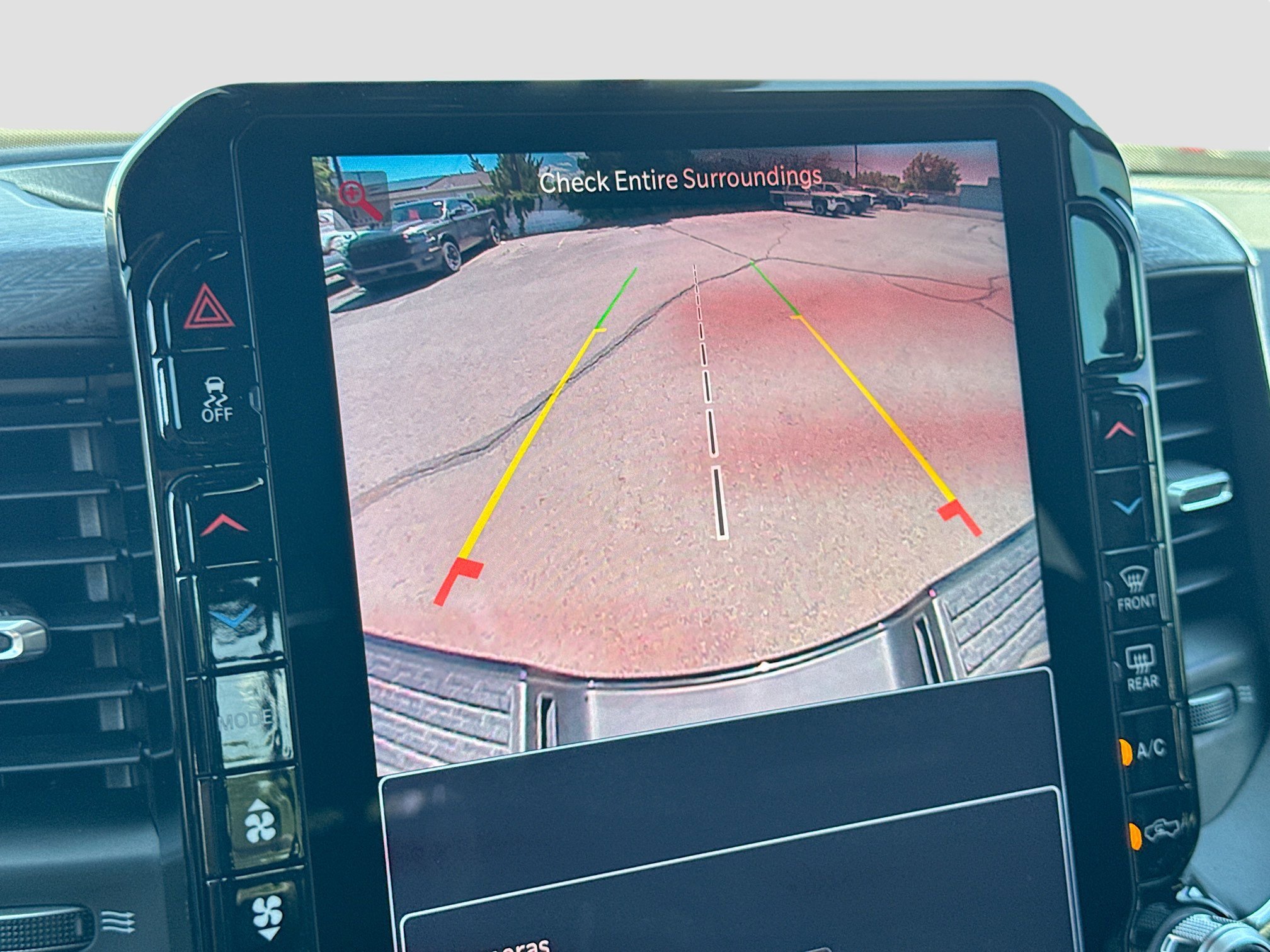 2025 RAM 3500 Laramie - Photo 24