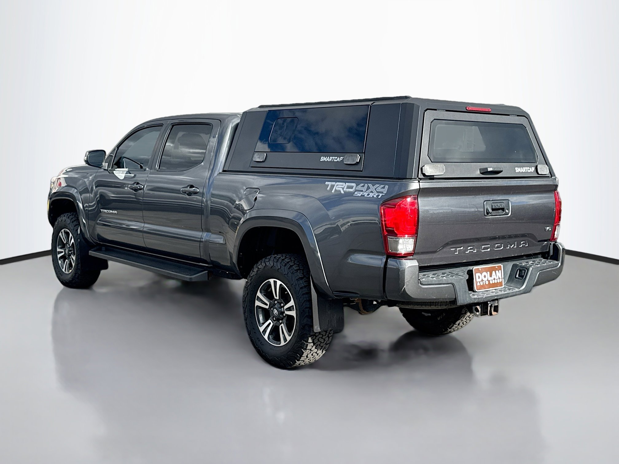 2016 Toyota Tacoma TRD Sport V6 photo 4