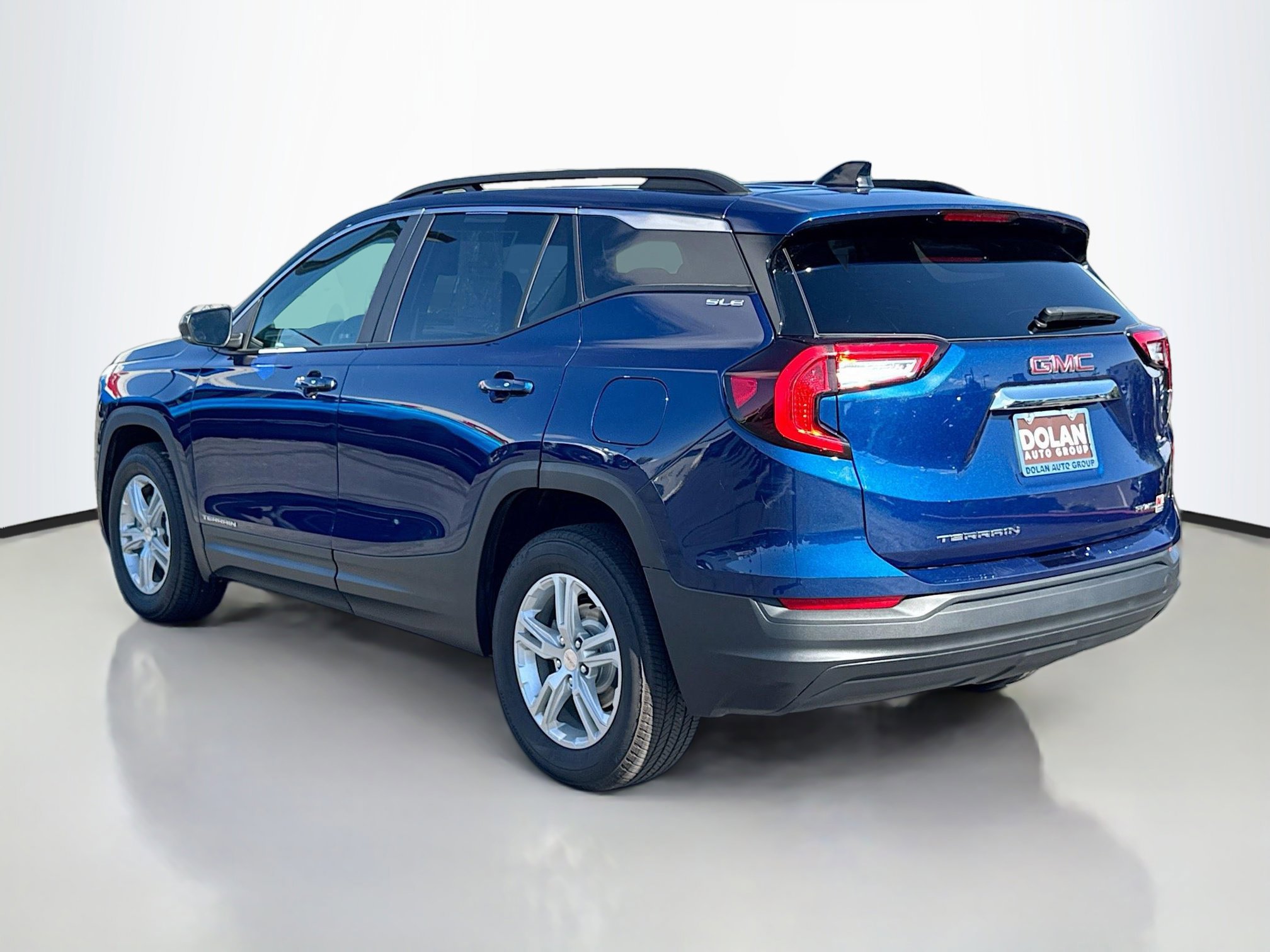 2023 Gmc Terrain SLE photo 2
